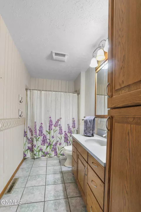 1807 8th Ave E, Williston, ND 58801 photo 10