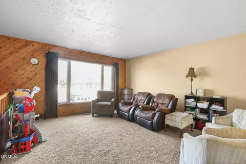 1807 8th Ave E, Williston, ND 58801 photo 14