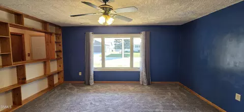 Living - 416 Franklin Ave, Larimore, ND 58251 photo 1 of 3