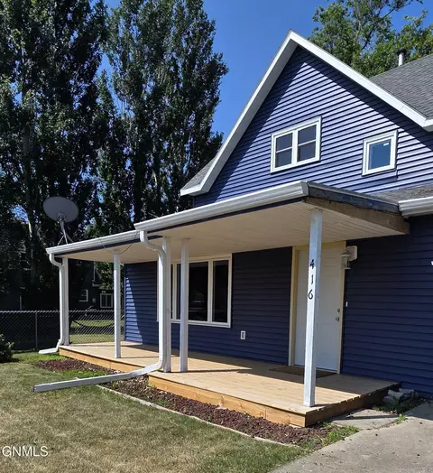 Exterior - 416 Franklin Ave, Larimore, ND 58251 photo 2 of 8