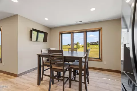 Dining - 2818 Hogan Dr, Bismarck, ND 58503 photo 6 of 8