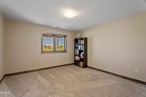 Bedroom - 2818 Hogan Dr, Bismarck, ND 58503 photo 6 of 6