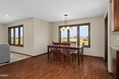 Dining - 2818 Hogan Dr, Bismarck, ND 58503 photo 3 of 8