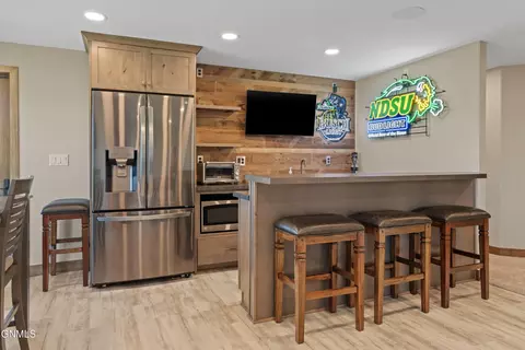 Kitchen - 2818 Hogan Dr, Bismarck, ND 58503 photo 5 of 5