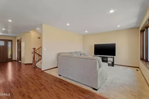 Living - 2818 Hogan Dr, Bismarck, ND 58503 photo 1 of 1