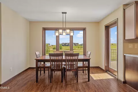Dining - 2818 Hogan Dr, Bismarck, ND 58503 photo 4 of 8