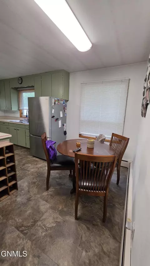 Dining - 102 Robinson St, Grenora, ND 58845 photo 1 of 1