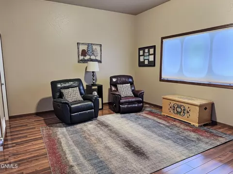 Living - 4905 Cornice Dr, Bismarck, ND 58503 photo 5 of 7