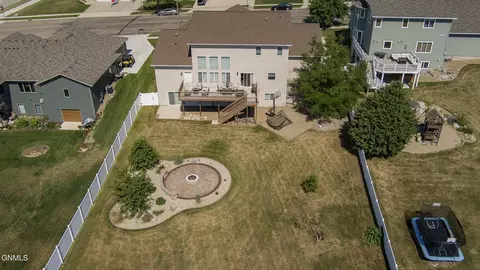 View/Area - 4905 Cornice Dr, Bismarck, ND 58503 photo 1 of 14