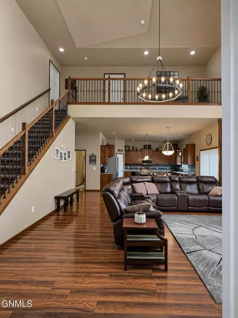 Living - 4905 Cornice Dr, Bismarck, ND 58503 photo 4 of 7