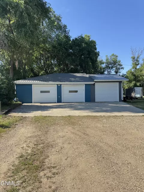 6011 Main Ave, Bismarck, ND 58501 photo 2
