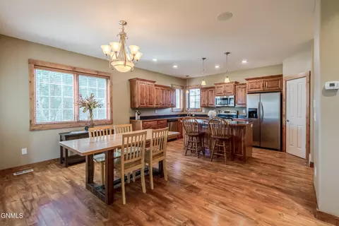Dining - 4049 Downing St, Bismarck, ND 58504 photo 3 of 4
