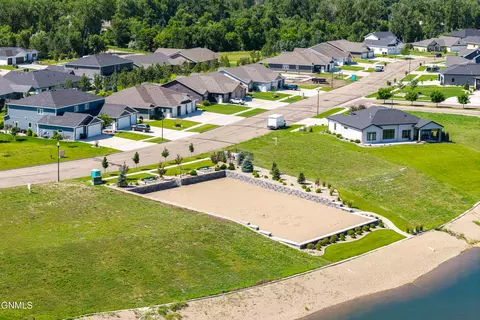 View/Area - 4049 Downing St, Bismarck, ND 58504 photo 9 of 10