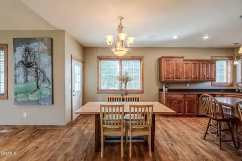 Dining - 4049 Downing St, Bismarck, ND 58504 photo 2 of 4