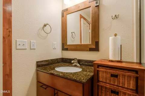 Bath - 4049 Downing St, Bismarck, ND 58504 photo 10 of 10