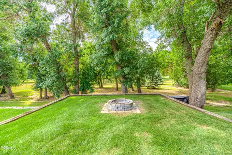 Exterior - 4049 Downing St, Bismarck, ND 58504 photo 2 of 16