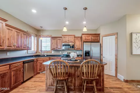 Kitchen - 4049 Downing St, Bismarck, ND 58504 photo 3 of 6