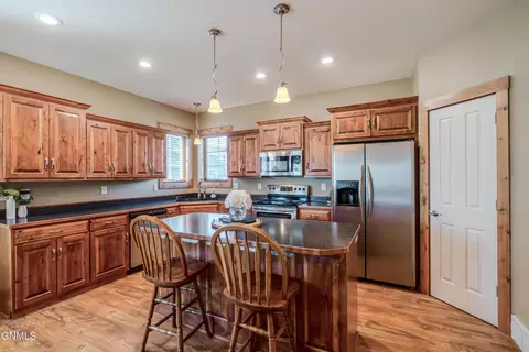 Kitchen - 4049 Downing St, Bismarck, ND 58504 photo 2 of 6