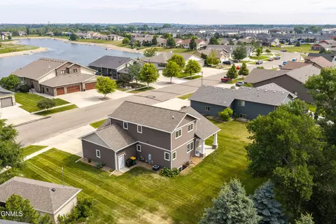 View/Area - 4049 Downing St, Bismarck, ND 58504 photo 2 of 10
