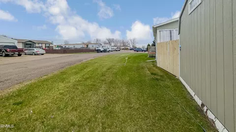 3227 3rd St NW, Sidney, MT 59270 photo 7