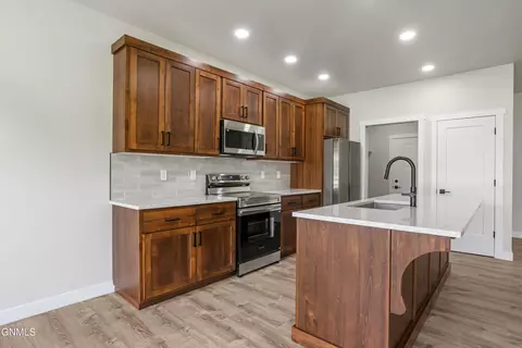 Kitchen - 3338 34th St W, Williston, ND 58801 photo 2 of 2