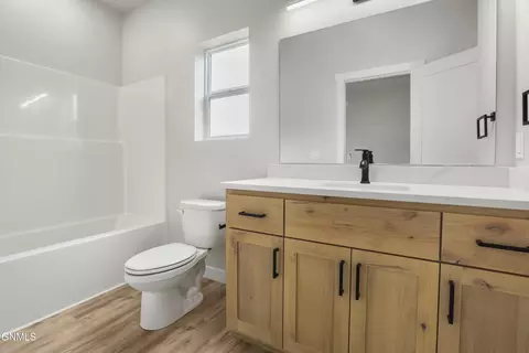 Bath - 3334 34th St W, Williston, ND 58801 photo 2 of 2