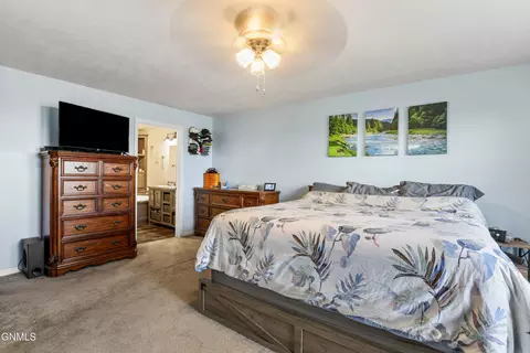 Bedroom - 13351 Mountain Meadow St, Williston, ND 58801 photo 2 of 3