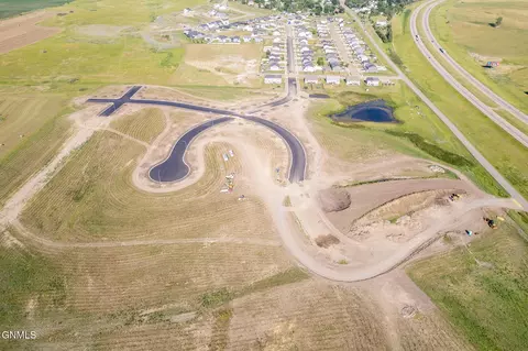 5020 Corvette Cir NW, Mandan, ND 58554