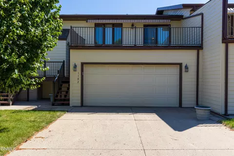 1102 Westwood St, Bismarck, ND 58504