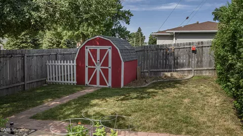 Exterior - 2530 E Rosser Ave, Bismarck, ND 58501 photo 4 of 4