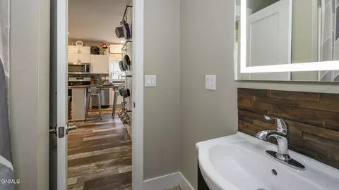 Bath - 2530 E Rosser Ave, Bismarck, ND 58501 photo 2 of 4