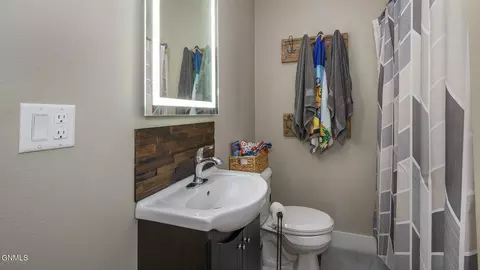 Bath - 2530 E Rosser Ave, Bismarck, ND 58501 photo 1 of 4