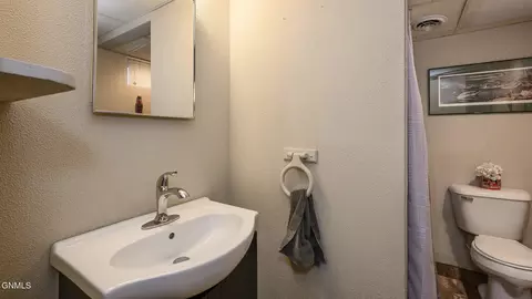 Bath - 2530 E Rosser Ave, Bismarck, ND 58501 photo 4 of 4