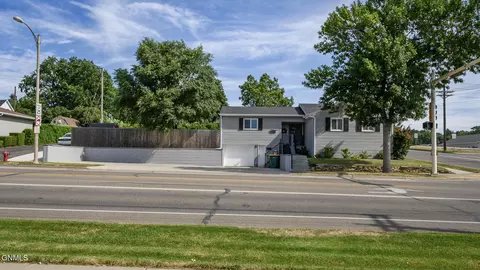 Exterior - 2530 E Rosser Ave, Bismarck, ND 58501 photo 2 of 4