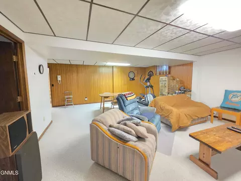 Bedroom - 2113 7th Ave E, Williston, ND 58801 photo 4 of 5