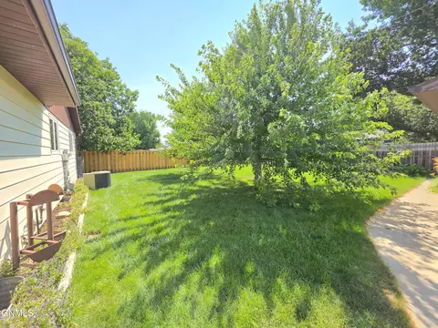 Exterior - 2113 7th Ave E, Williston, ND 58801 photo 6 of 6