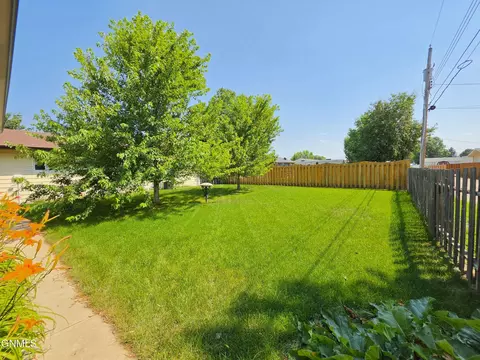 Exterior - 2113 7th Ave E, Williston, ND 58801 photo 4 of 6