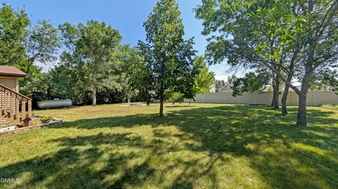 Exterior - 2018 5th Ave NE, Beulah, ND 58523 photo 9 of 9