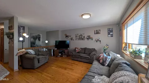 Living - 2018 5th Ave NE, Beulah, ND 58523 photo 1 of 1