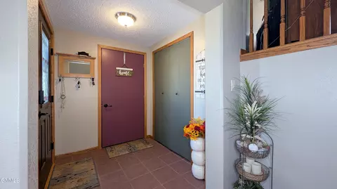 Entry Way - 2018 5th Ave NE, Beulah, ND 58523 photo 2 of 3