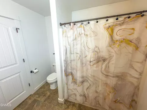 Bath - 2711 23rd St W, Williston, ND 58801 photo 5 of 7