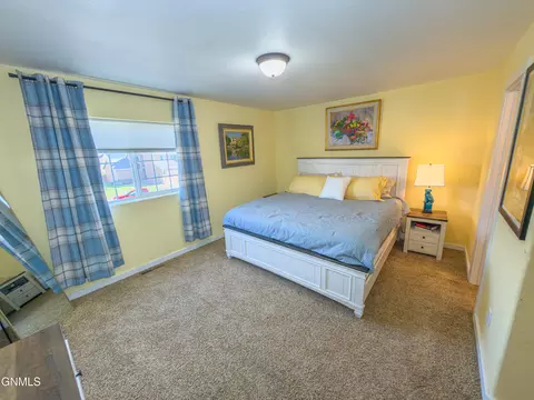 Bedroom - 2711 23rd St W, Williston, ND 58801 photo 5 of 5