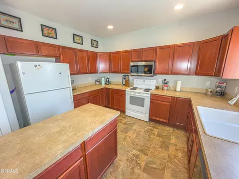 Kitchen - 2711 23rd St W, Williston, ND 58801 photo 3 of 5