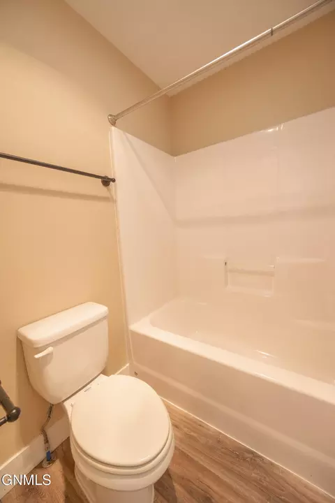 Bath - 3202 17th Ave W, Williston, ND 58801 photo 7 of 7