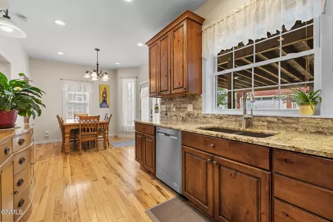 Kitchen - 421 9th Ave W, Williston, ND 58801 photo 4 of 4