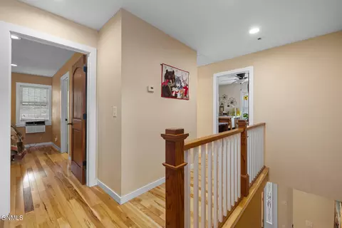 Entry Way - 421 9th Ave W, Williston, ND 58801 photo 3 of 3