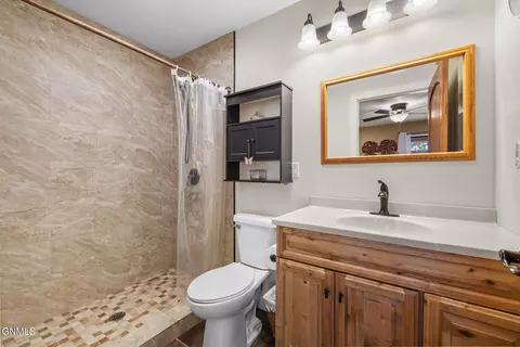 Bath - 421 9th Ave W, Williston, ND 58801 photo 1 of 3