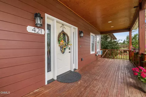 Exterior - 421 9th Ave W, Williston, ND 58801 photo 5 of 10