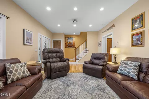 Living - 421 9th Ave W, Williston, ND 58801 photo 3 of 3