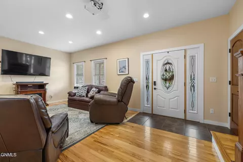 Entry Way - 421 9th Ave W, Williston, ND 58801 photo 1 of 3